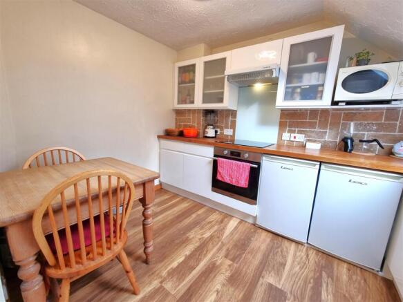 Kitchen 1.jpg