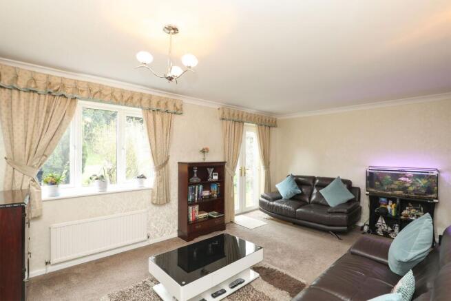 4 bed Detached for sale Image 8