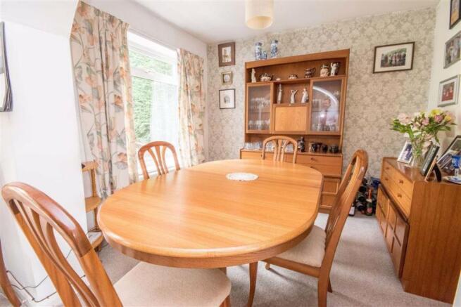 EXTENDED DINING ROOM