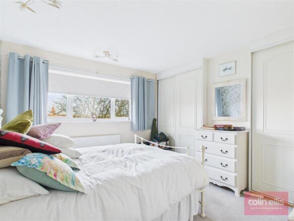 2 bed Flat for sale Image 8