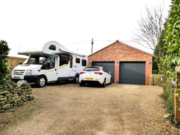 DOUBLE GARAGE WORKSHOP