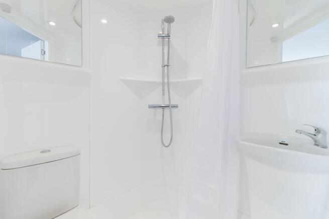 1 bed Flat Share to rent Image 7