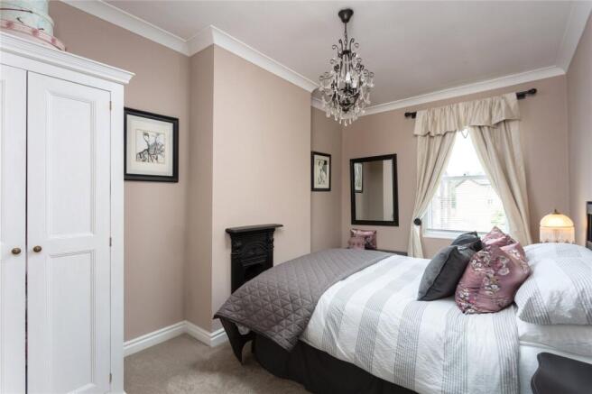 4 bed Terraced for sale Image 10