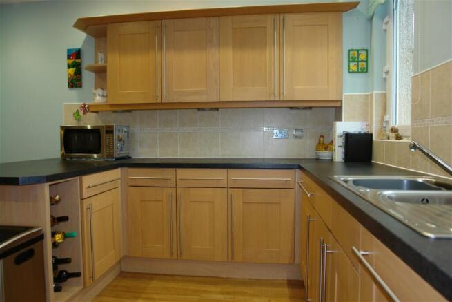 2 bed Apartment for sale Image 4