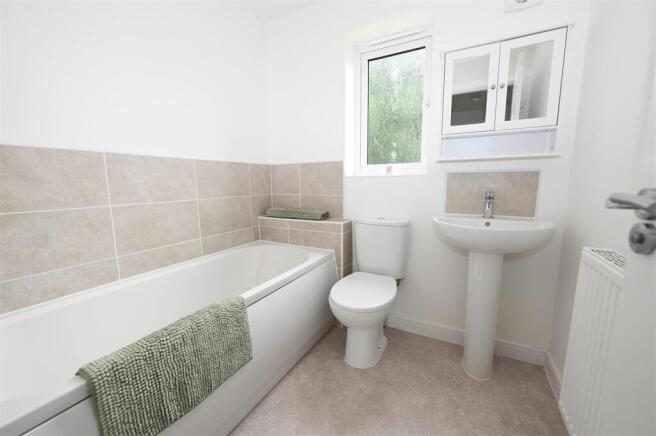 4 bed Detached for sale Image 5