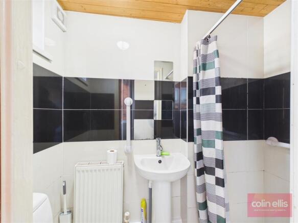 4 bed Semi-Detached for sale Image 5