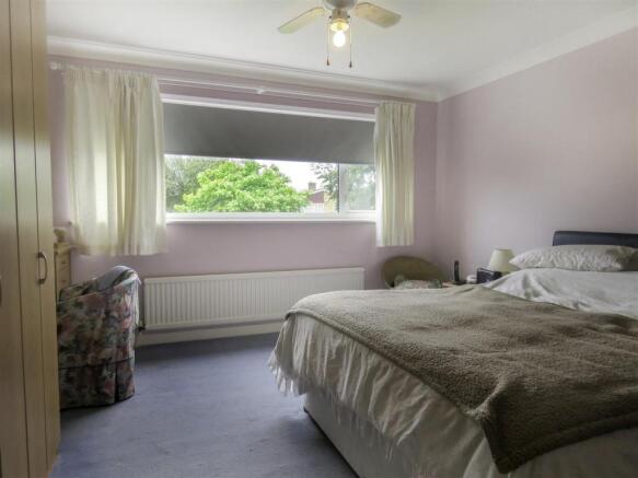 Bedroom 1.JPG