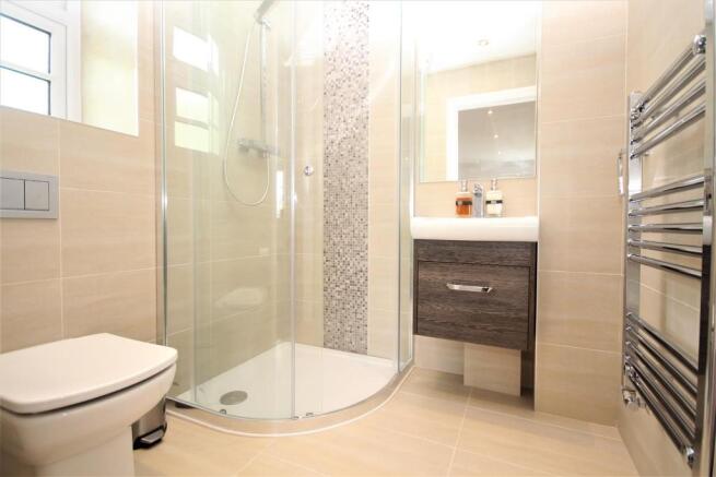 Ensuite to Bedroom 1.jpg
