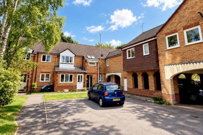 three bedroom town house poulner