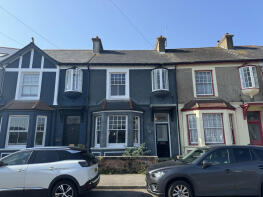 4, Marine Crescent, Bar Road, Falmouth TR11 4BS