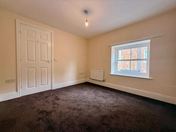 2 bed Apartment to rent Image 3