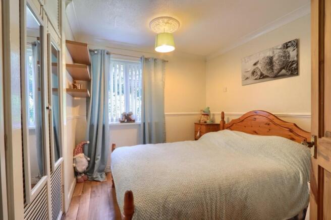 2 bed Flat for sale Image 4