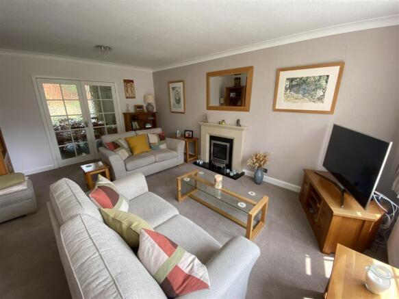 4 bed Detached for sale Image 5