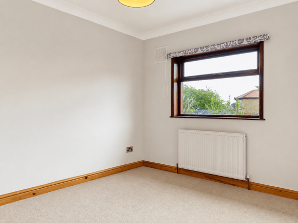 2 bed Semi-Detached to rent Image 5