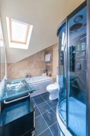 En-Suite Bathroom