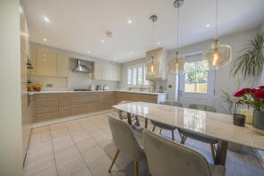 4, Lescot Place, Bromley BR2 9TW