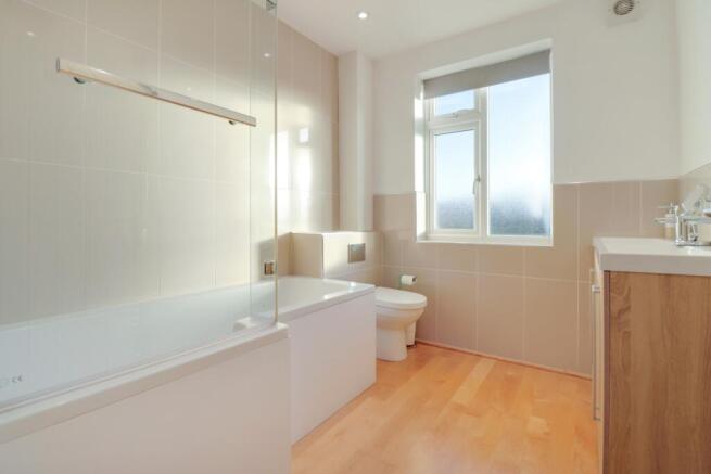 Main Bathroom 