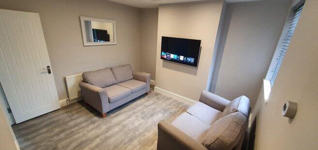 4 bed House Share to rent Image 4