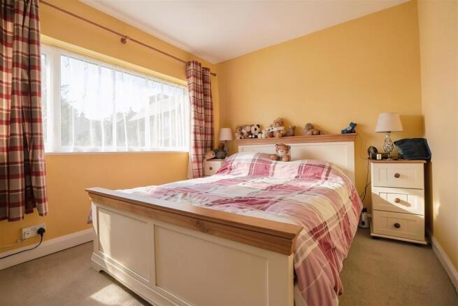 3 bed Semi-Detached for sale Image 10
