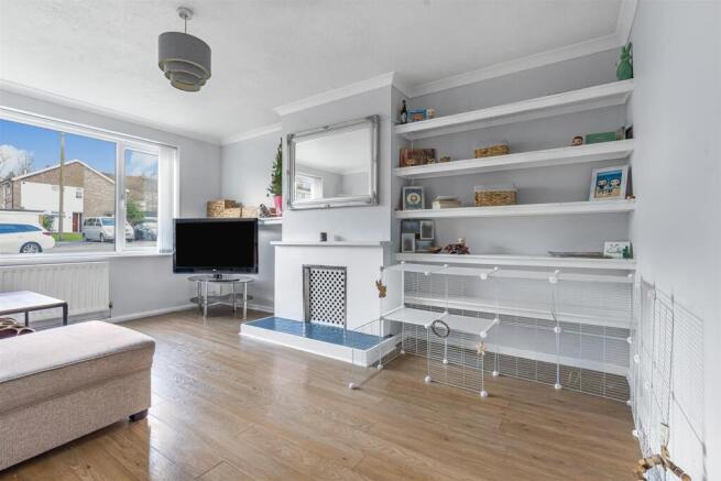 SITTING ROOM.jpg
