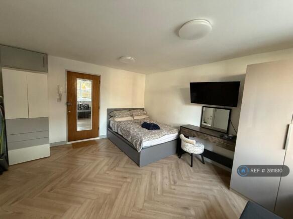 Bright Studio In Spencer Mews