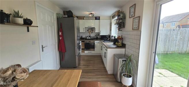 3 bed Semi-Detached for sale Image 10