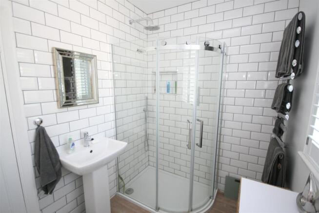 Shower Room..JPG