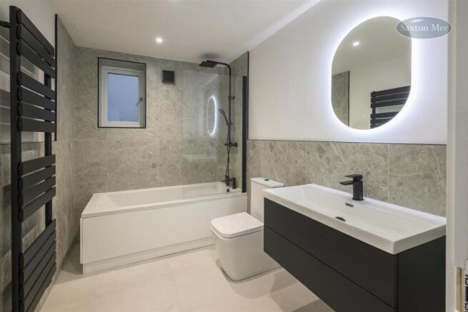 4 bed Semi-Detached for sale Image 6
