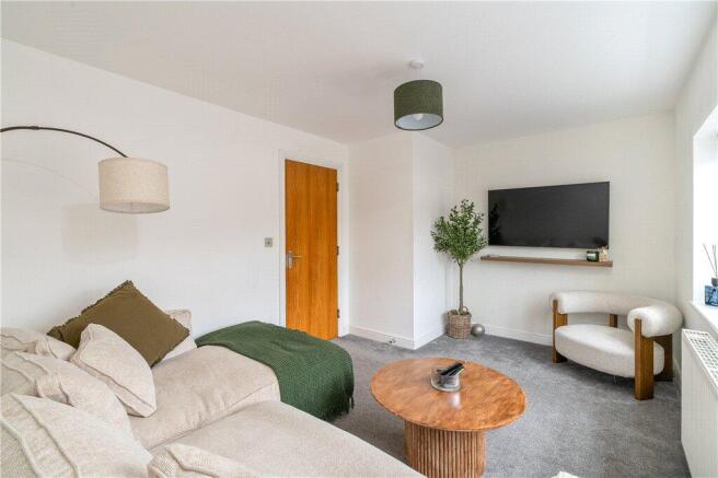 3 bed Town House for sale Image 5
