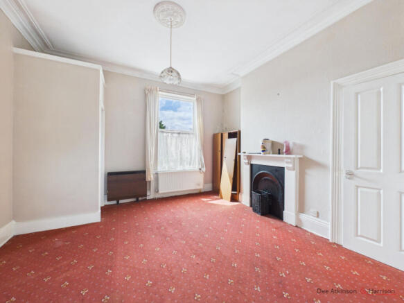 4 bed Apartment for sale Image 9