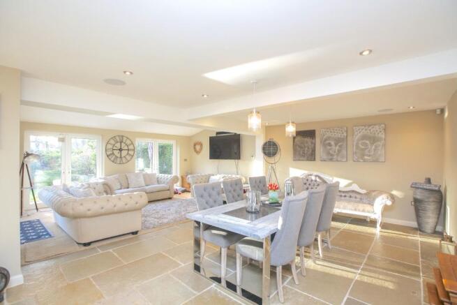 Living/Dining Room