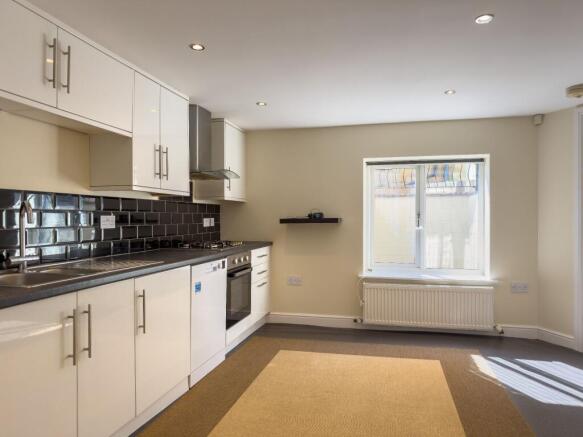2 bed Terraced for sale Image 8