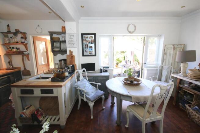 OPEN PLAN DINING KITCHEN