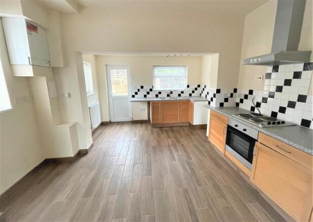 KITCHEN/ DINING ROOM