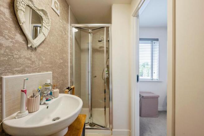 3 bed Semi-Detached for sale Image 9