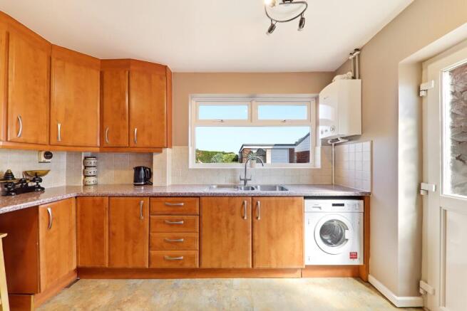 4 bed Detached for sale Image 7