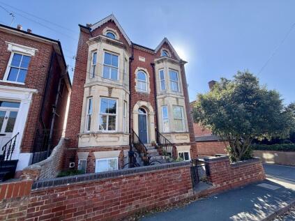 Flat 6, Jolly House, 128 High Street, Wivenhoe, Colchester, Essex CO7 9AF
