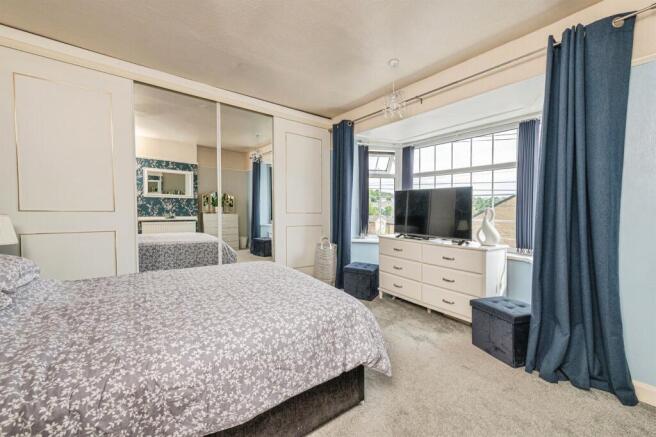 3 bed Semi-Detached for sale Image 8