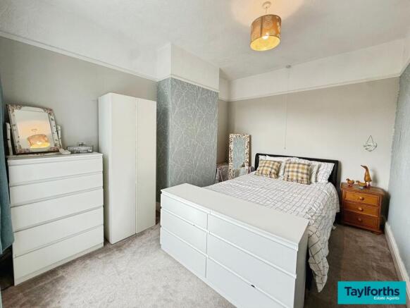 4 bed Terraced for sale Image 8