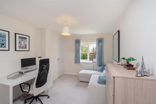 4 bed Detached for sale Image 7