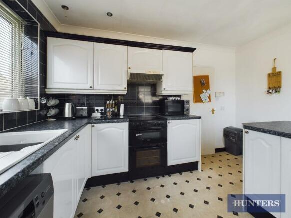 kitchen 2.jpg