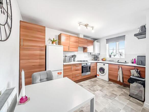 Thatcham Avenue Kingsway, Quedgeley, Gloucester, GL2 2BJ photo 4