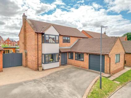 Chichester Close, Nuneaton, CV11