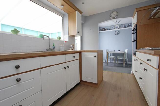 Kitchen...jpg