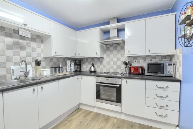 2 bed Flat for sale Image 4