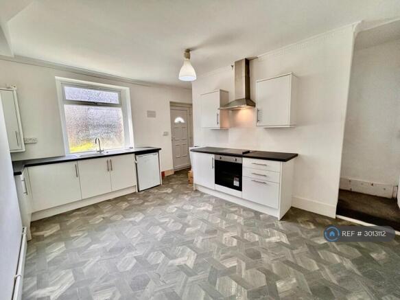 2 bed Terraced to rent Image 4
