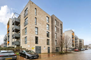 Flat 8, 1 Gazette Court, Observer Close, Colindale, London NW9 4BJ