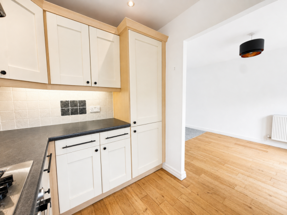 3 bed Terraced to rent Image 7