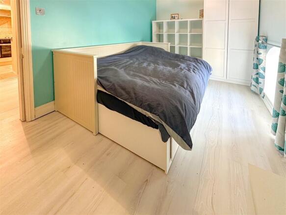 2 bed Penthouse for sale Image 5