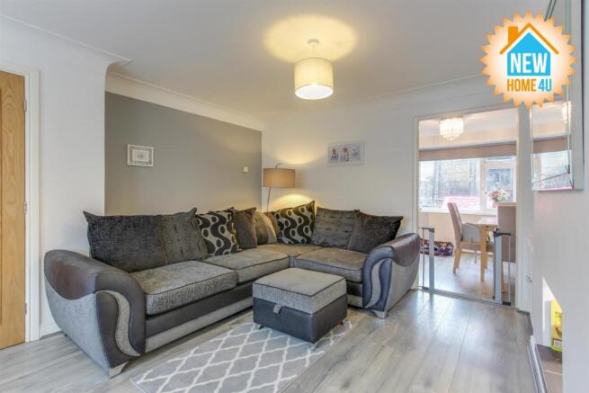 LOUNGE: